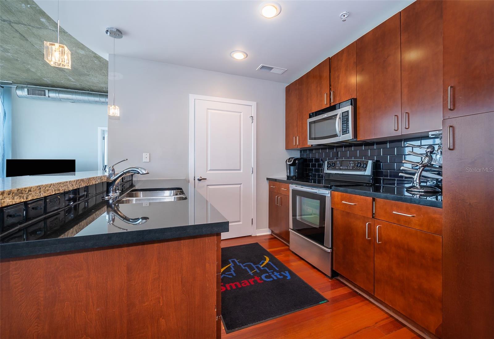 Image 2 of 20 For 155 Court Avenue 2815
