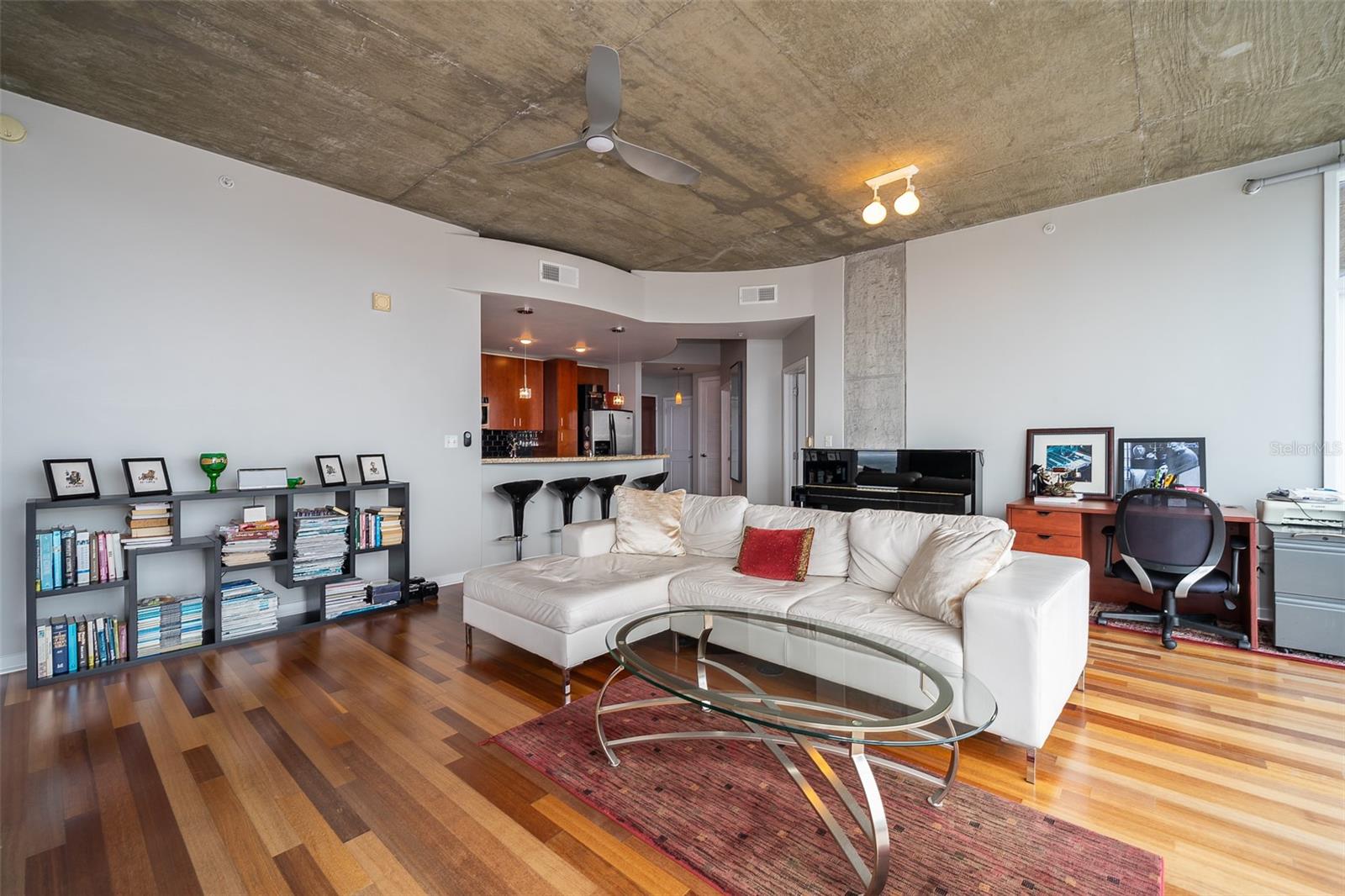 Image 9 of 20 For 155 Court Avenue 2815
