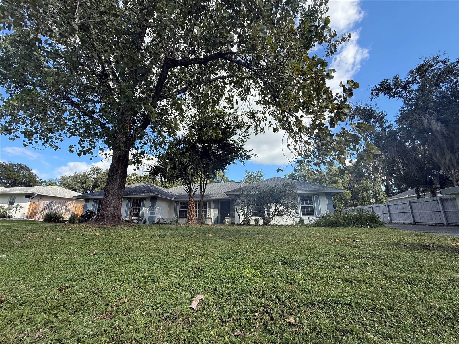 Image 2 of 24 For 360 Vincent Drive