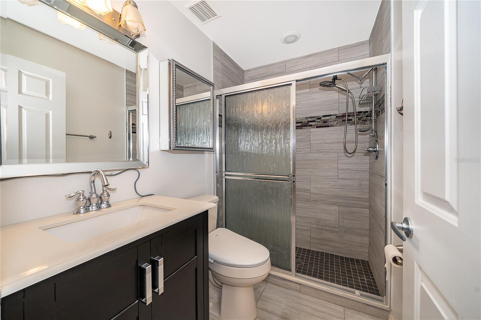 Image 11 of 18 For 2936 Semoran Boulevard 105