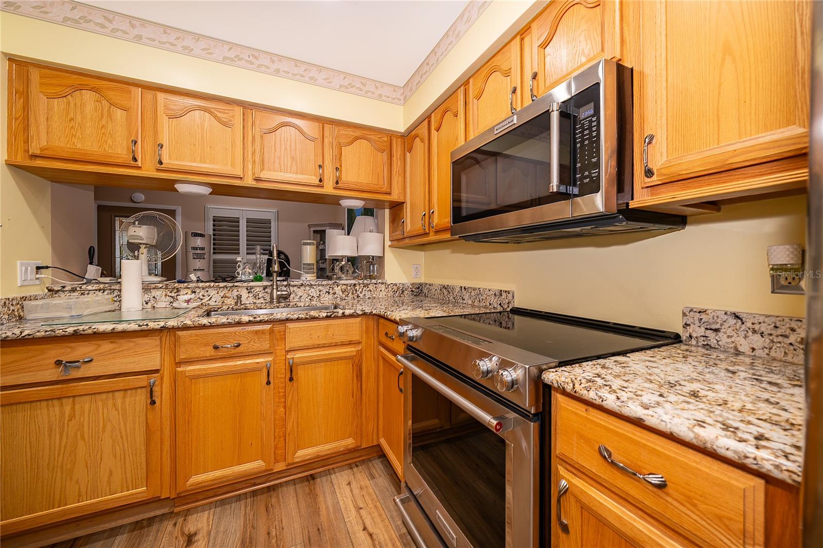 Image 9 of 18 For 2936 Semoran Boulevard 105