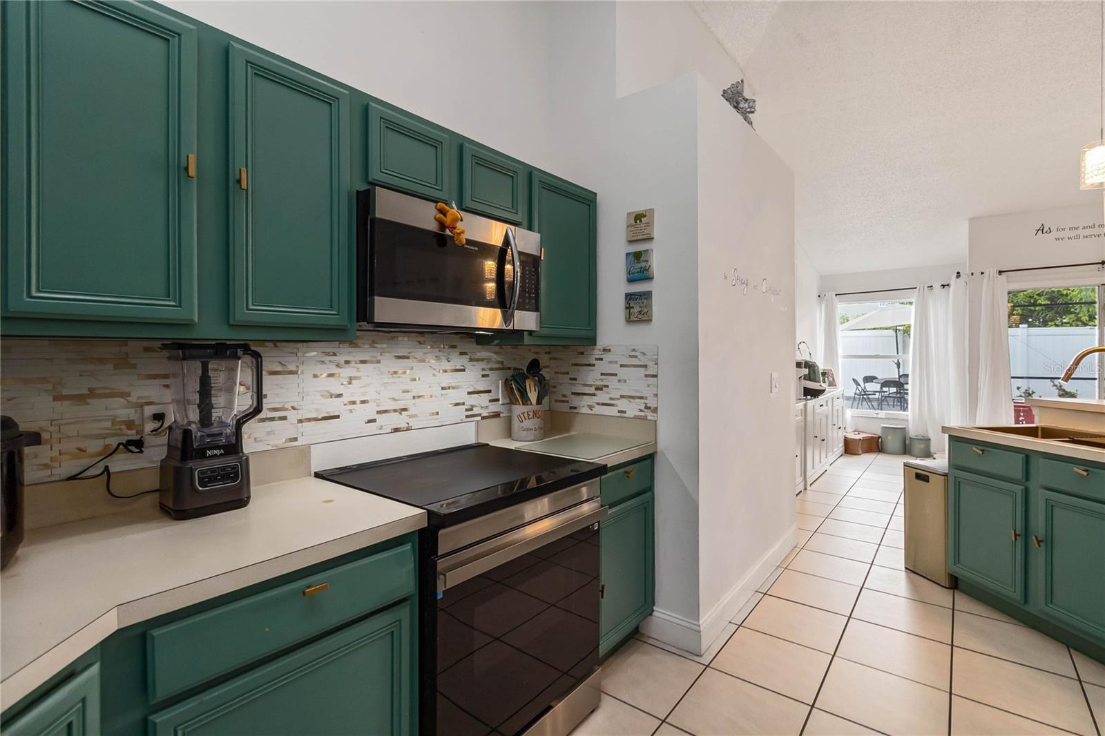 Image 15 of 44 For 12328 Bronson Way