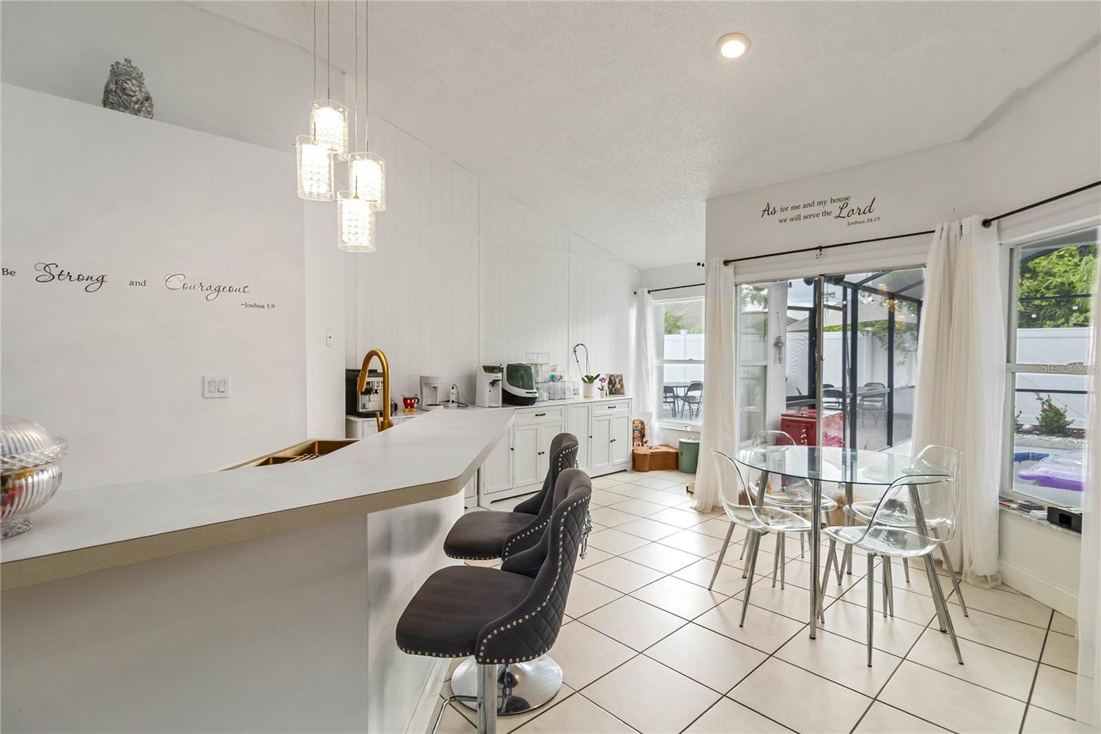 Image 20 of 44 For 12328 Bronson Way