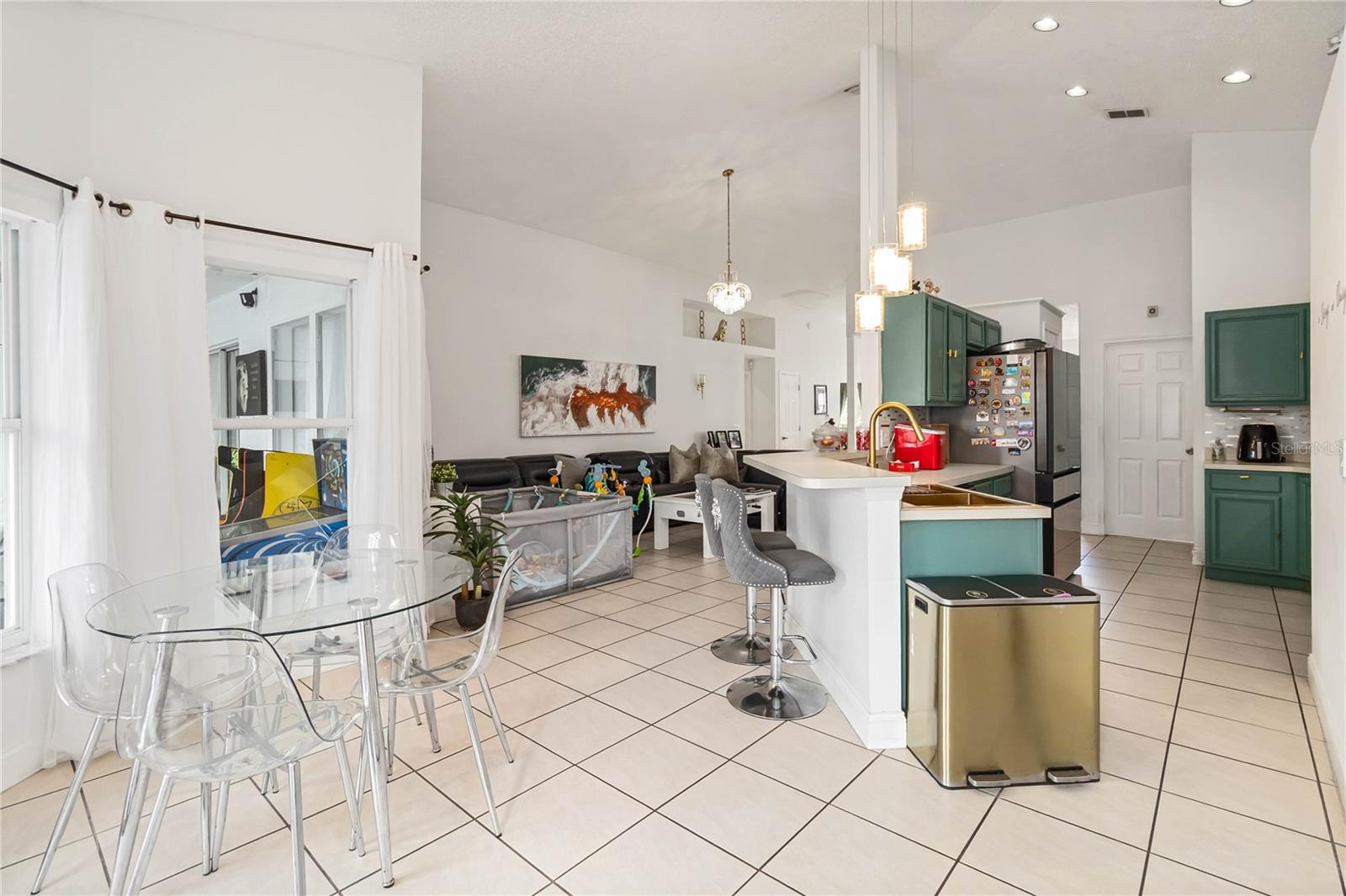 Image 21 of 44 For 12328 Bronson Way