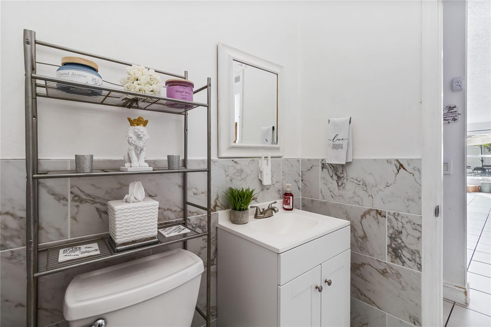 Image 22 of 44 For 12328 Bronson Way