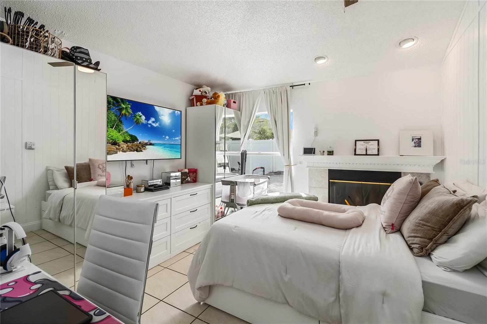 Image 25 of 44 For 12328 Bronson Way