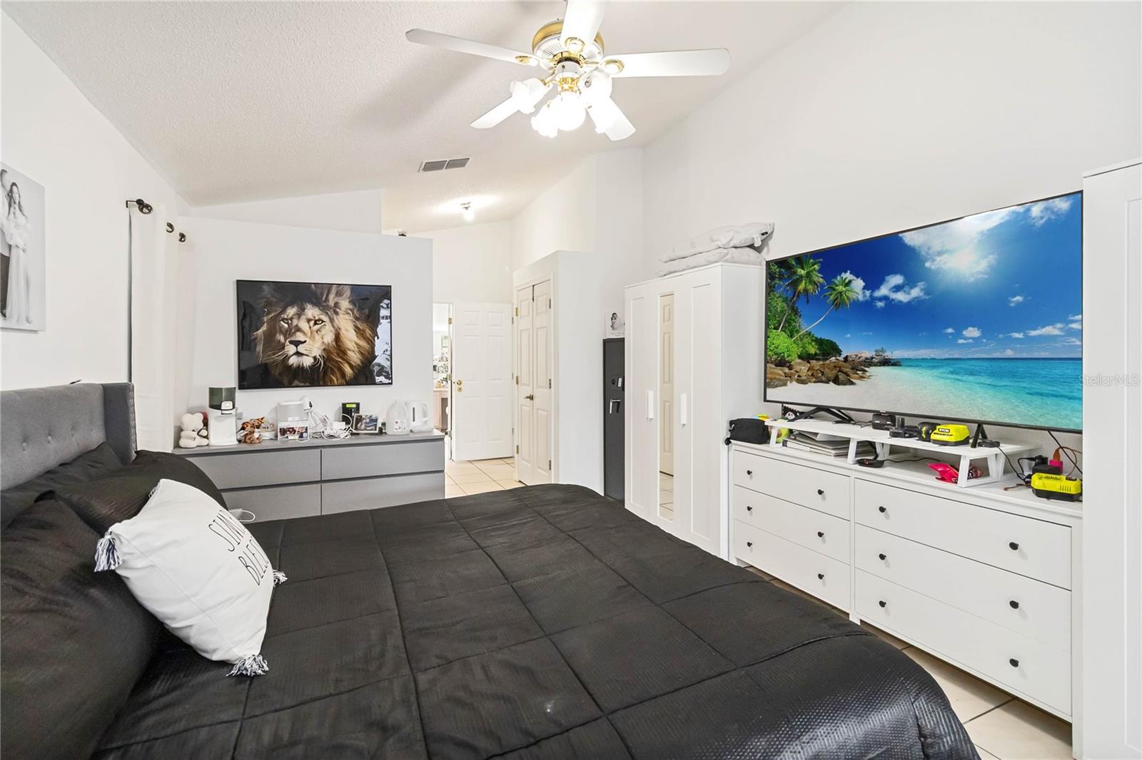 Image 29 of 44 For 12328 Bronson Way