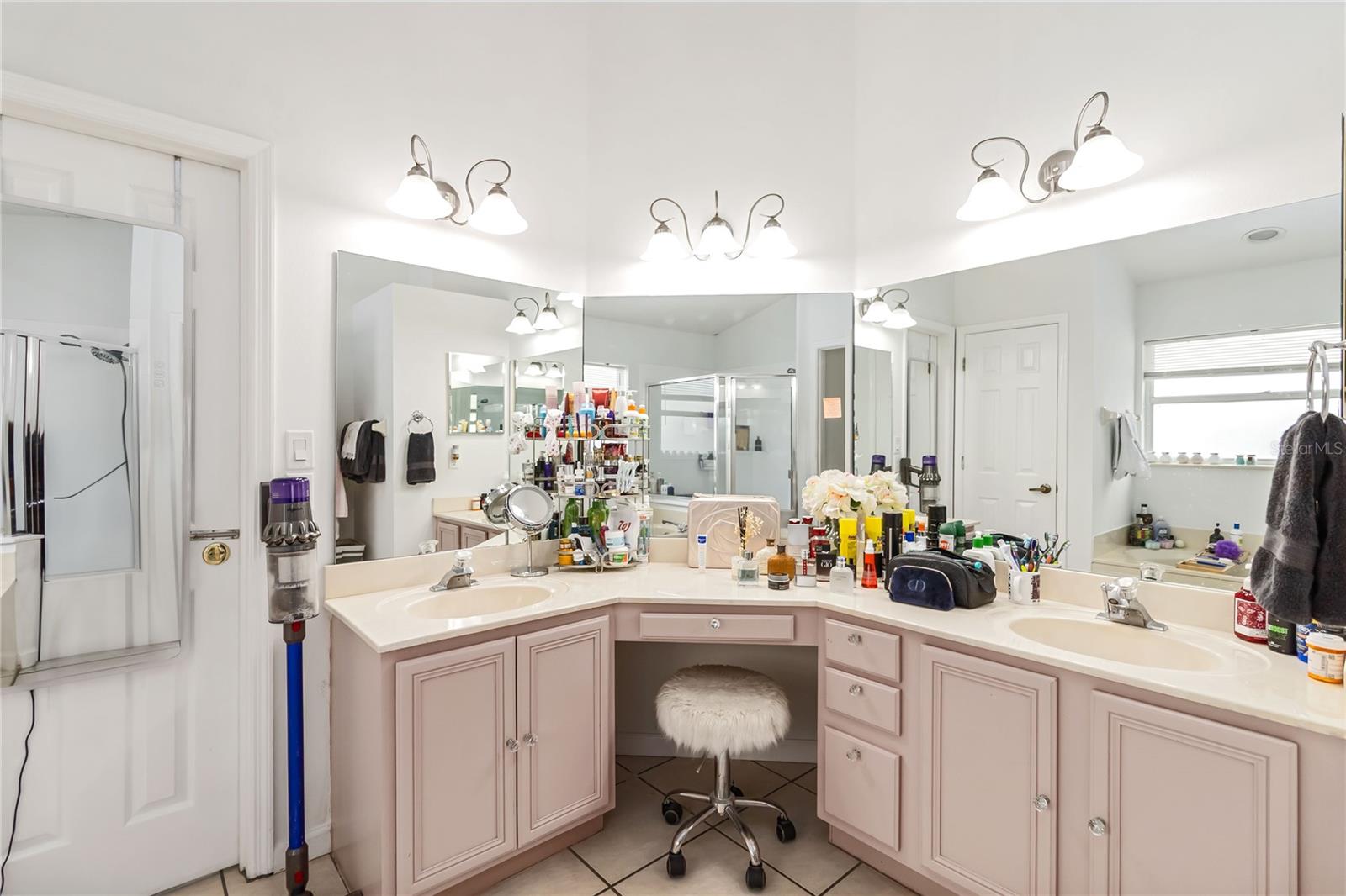 Image 31 of 44 For 12328 Bronson Way