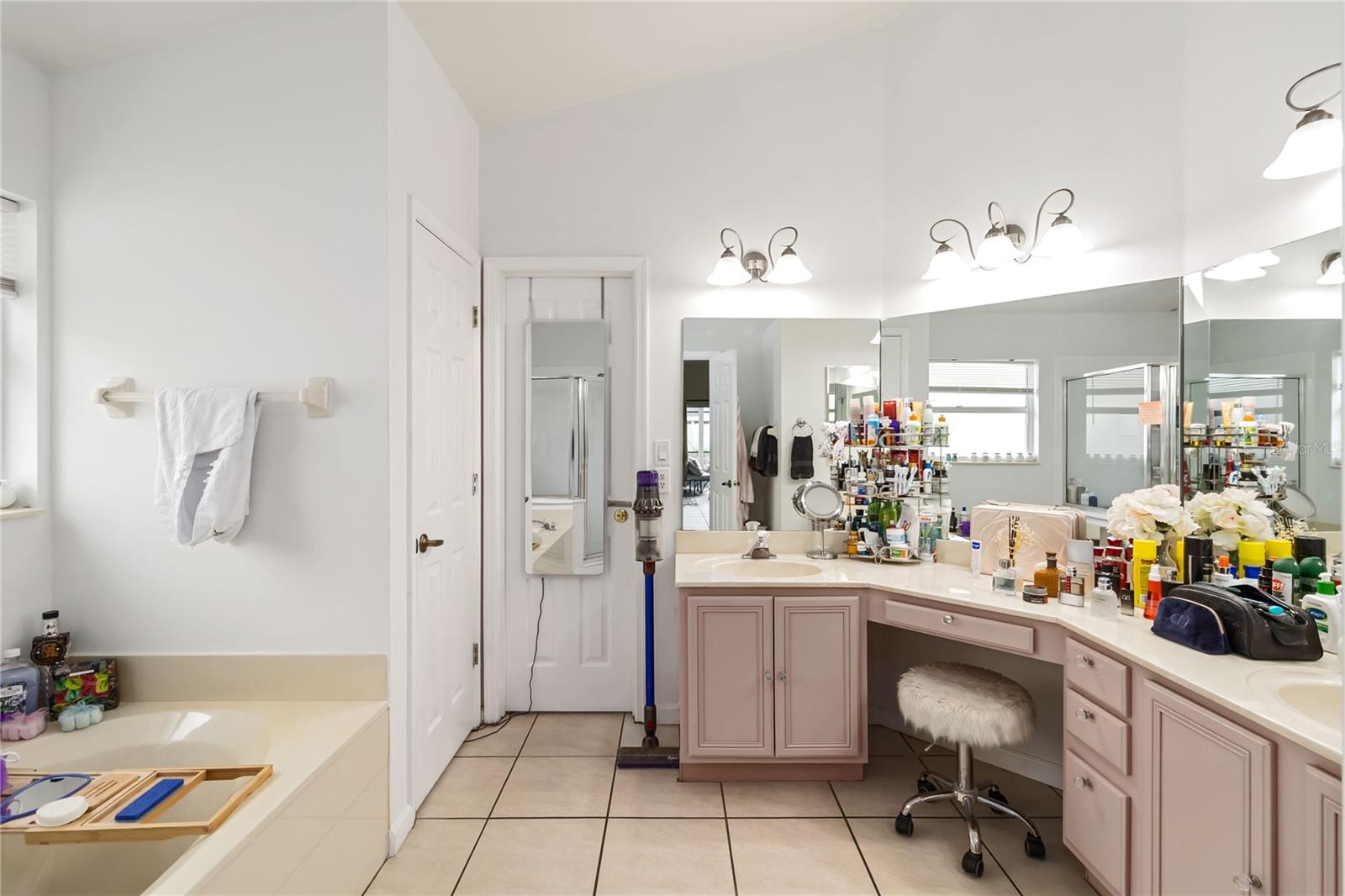 Image 32 of 44 For 12328 Bronson Way