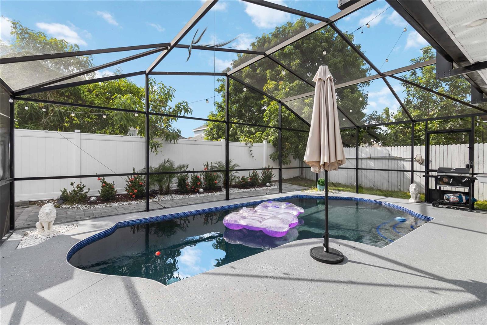 Image 40 of 44 For 12328 Bronson Way