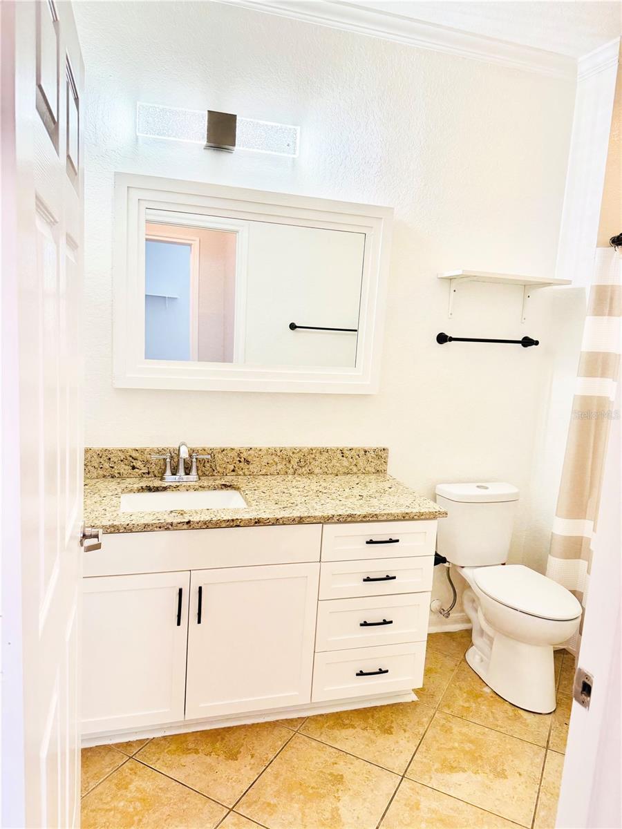 Image 11 of 18 For 860 Orange Avenue 332