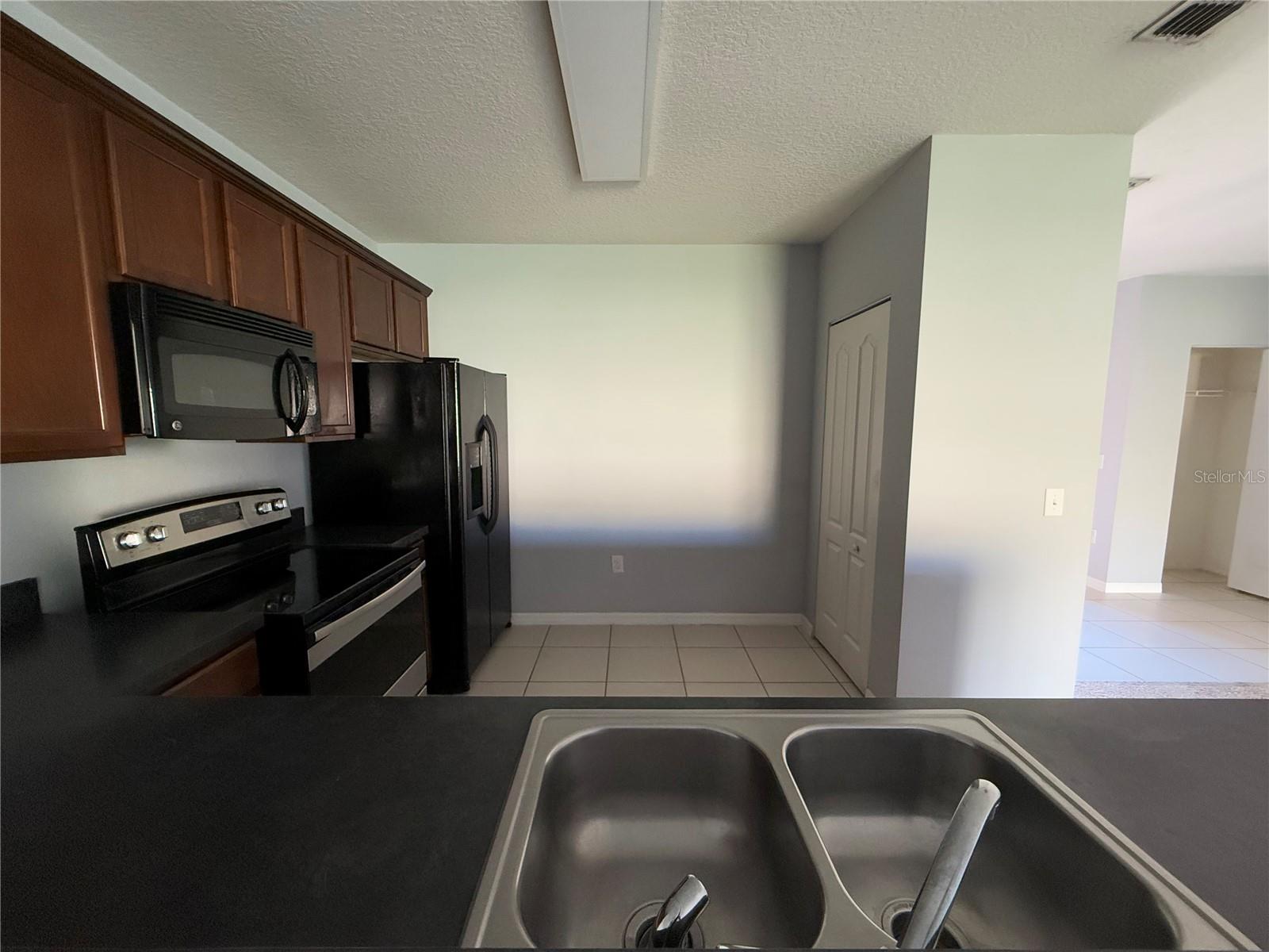 Image 13 of 21 For 1873 Chatham Place Drive