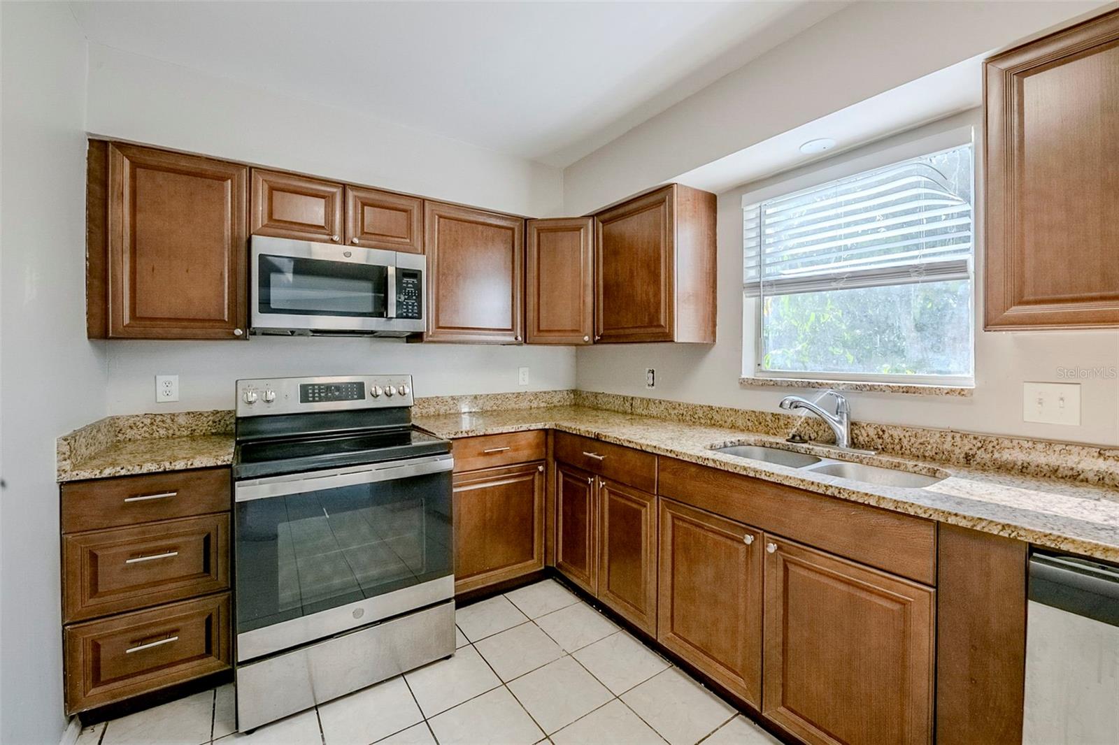 Image 11 of 31 For 2032 Tropic Bay Court