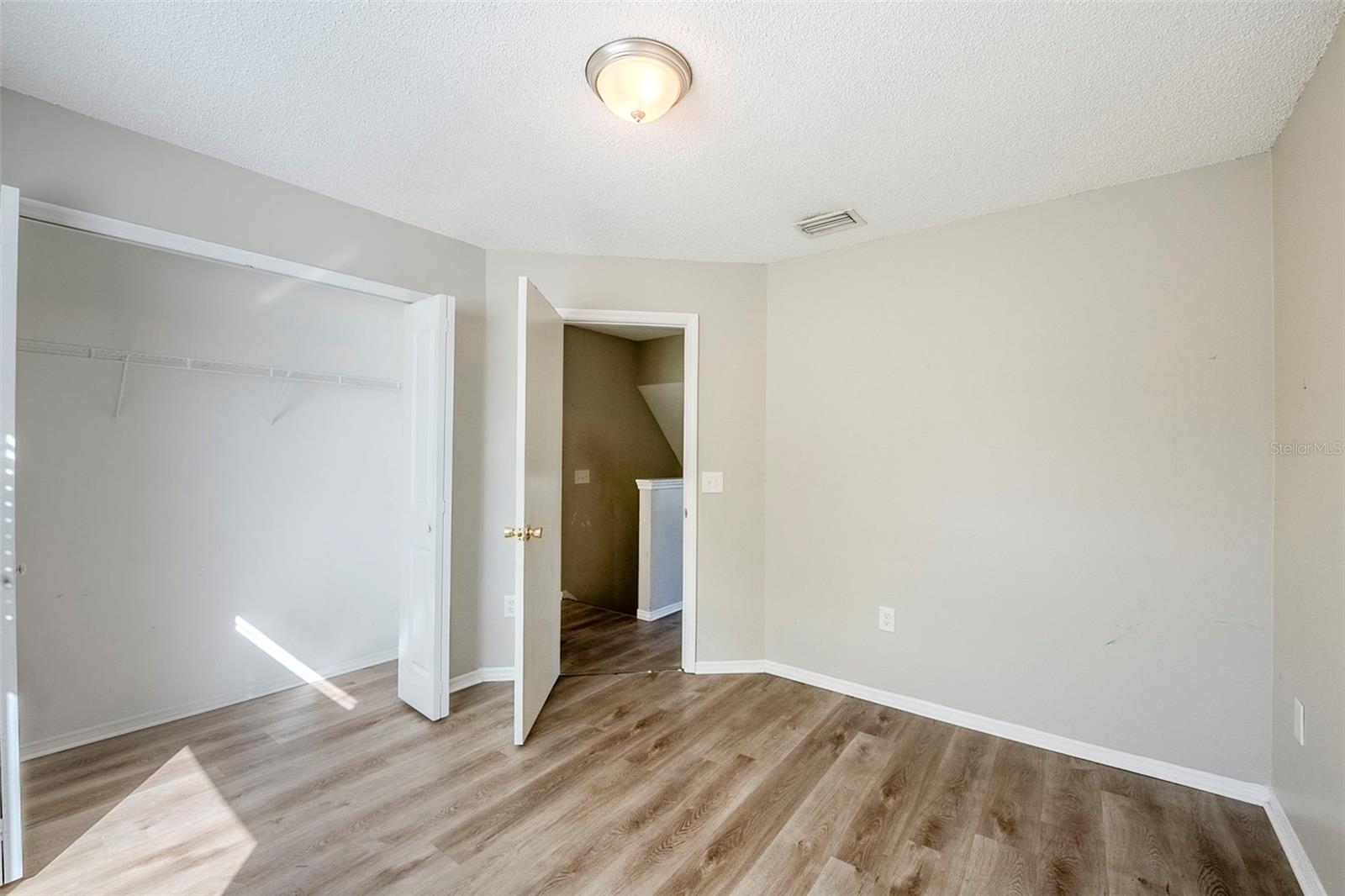 Image 19 of 31 For 2032 Tropic Bay Court