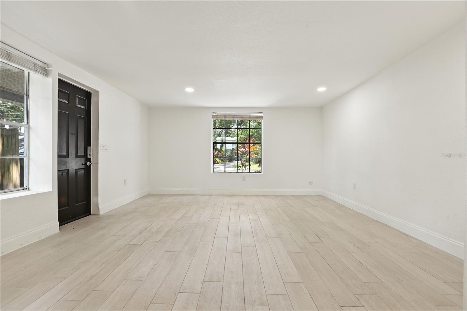 Image 3 of 15 For 1906 Cloverlawn Avenue