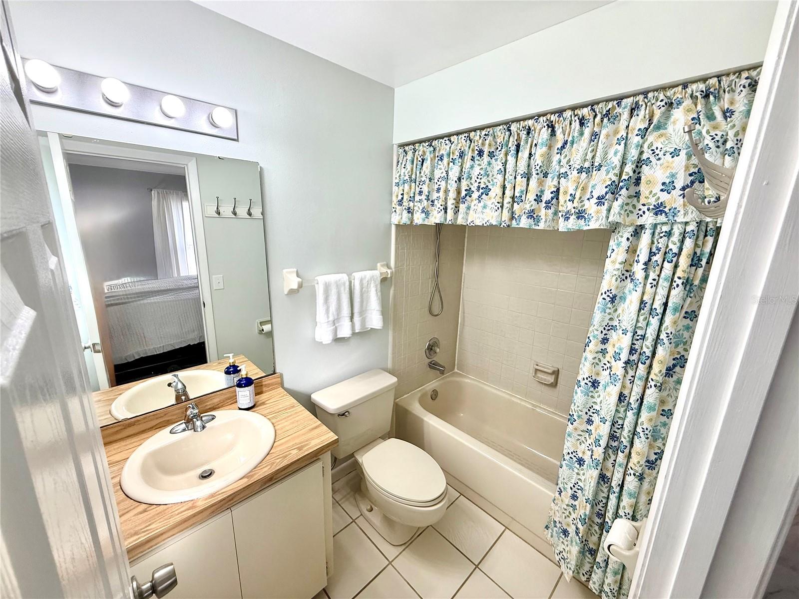 Image 10 of 17 For 355 Douglas Way 53