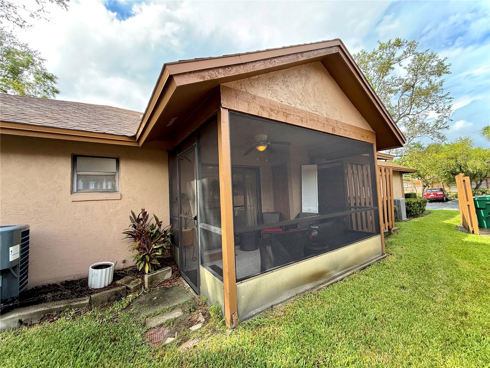 Image 15 of 17 For 355 Douglas Way 53