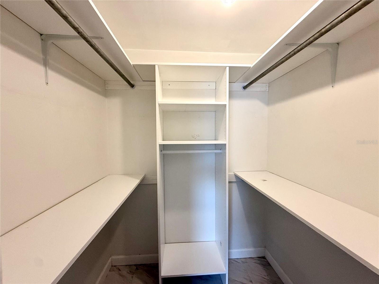 Image 9 of 17 For 355 Douglas Way 53