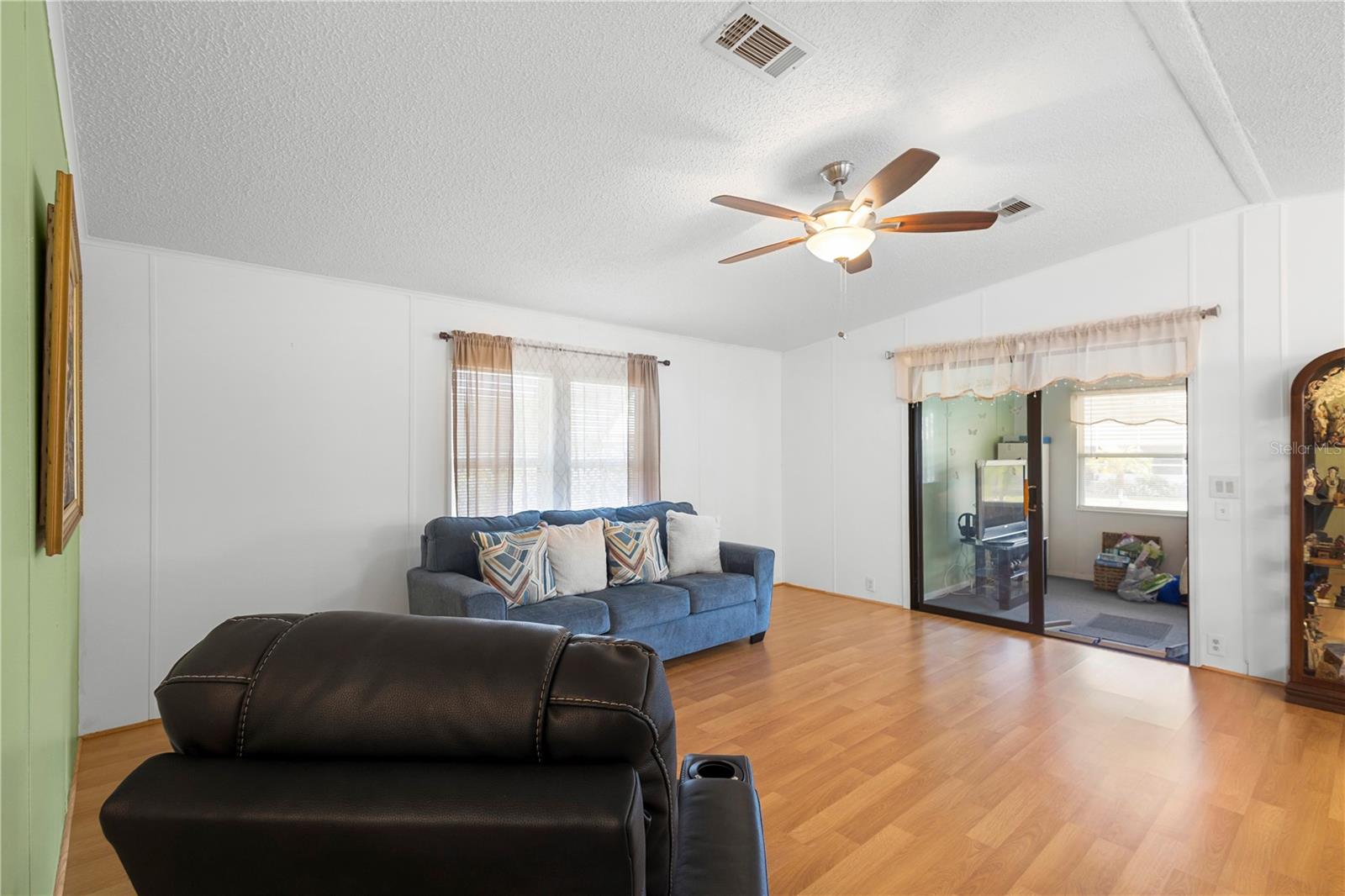 Image 15 of 43 For 6015 Grand Oaks Drive Se