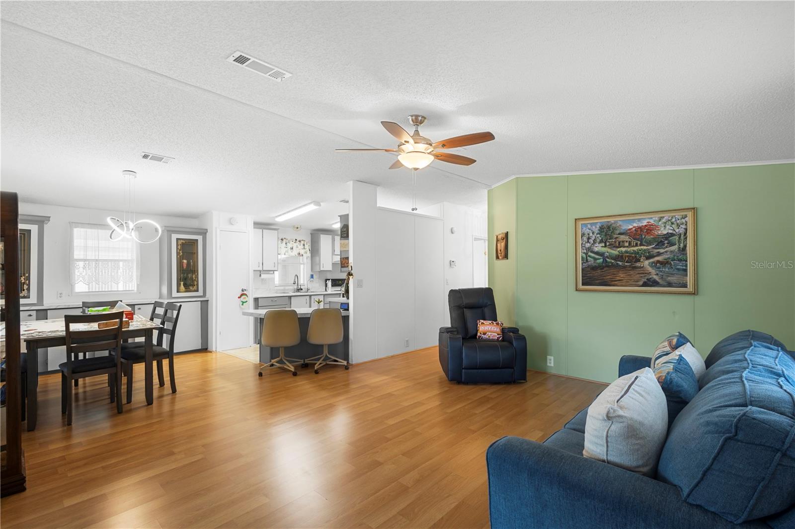 Image 17 of 43 For 6015 Grand Oaks Drive Se