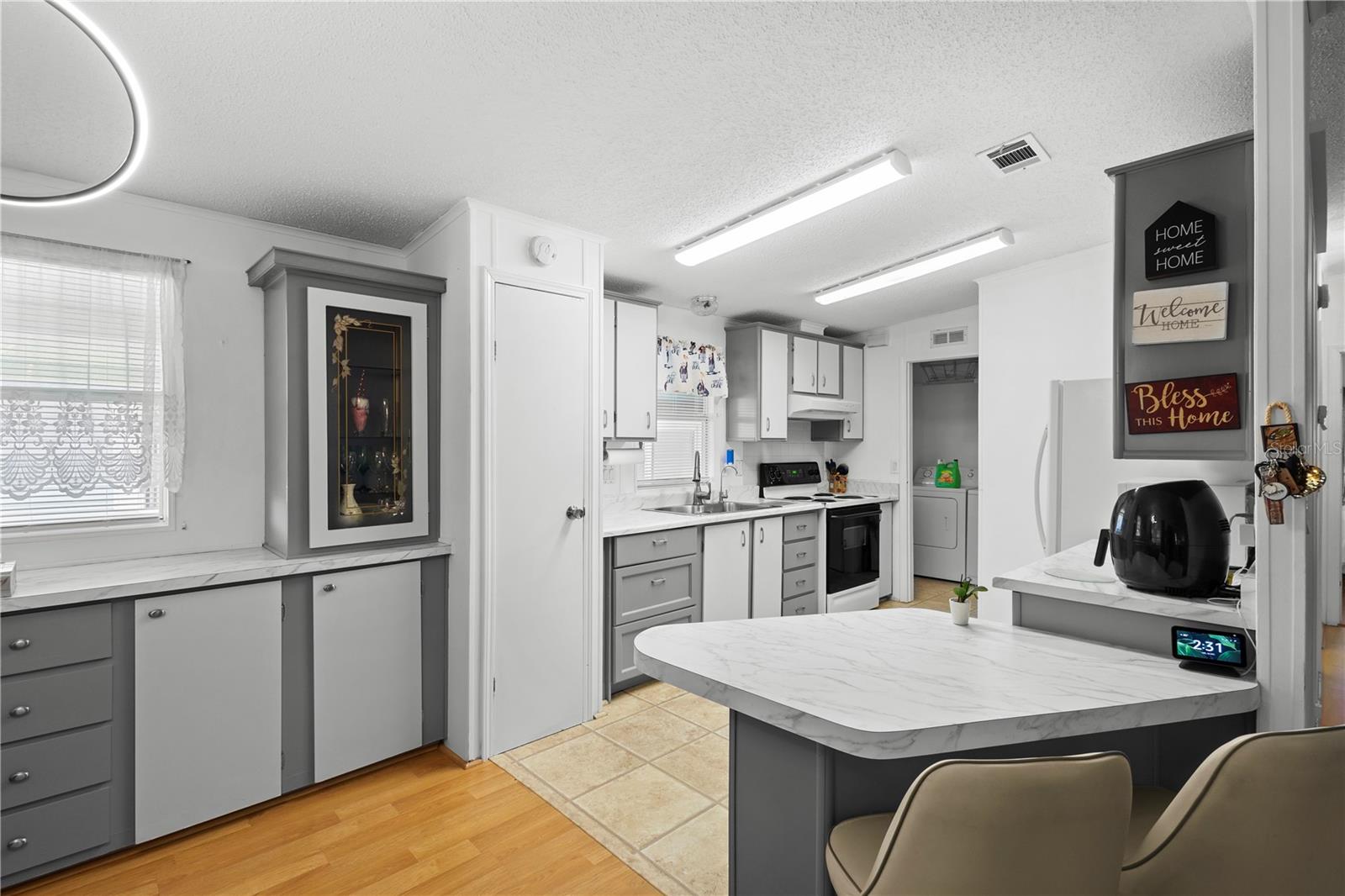 Image 23 of 43 For 6015 Grand Oaks Drive Se