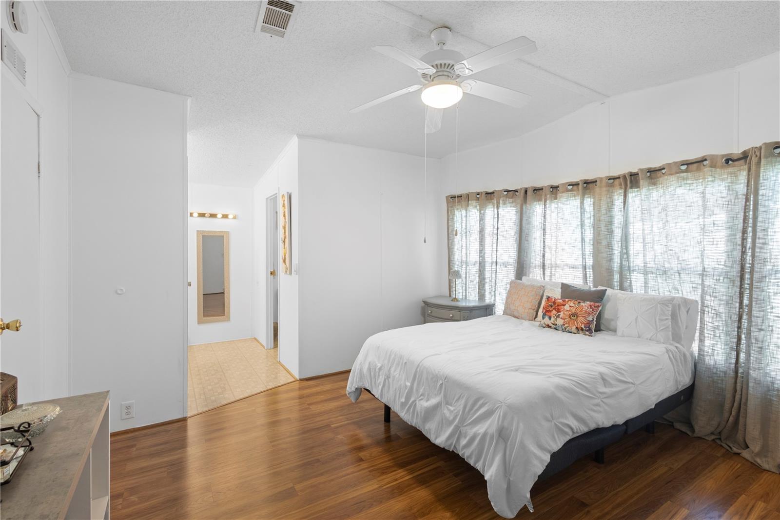 Image 36 of 43 For 6015 Grand Oaks Drive Se