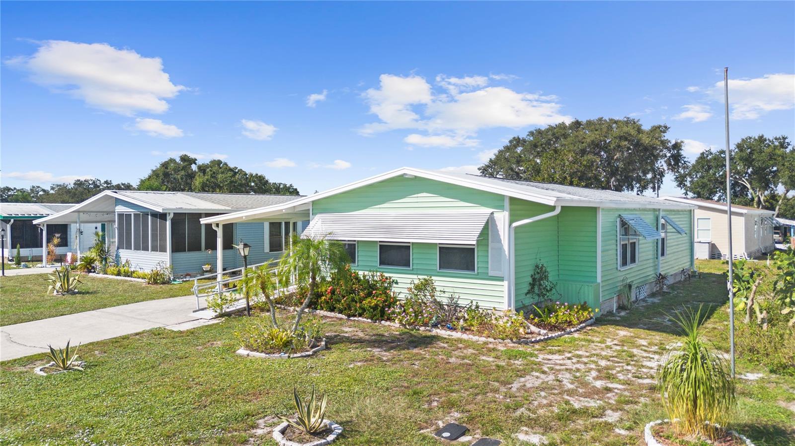 Image 9 of 43 For 6015 Grand Oaks Drive Se