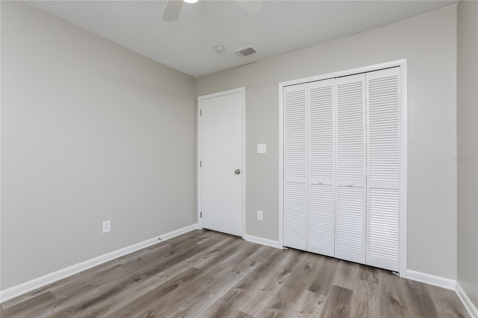 Image 10 of 16 For 1815 Prairie Lake Boulevard