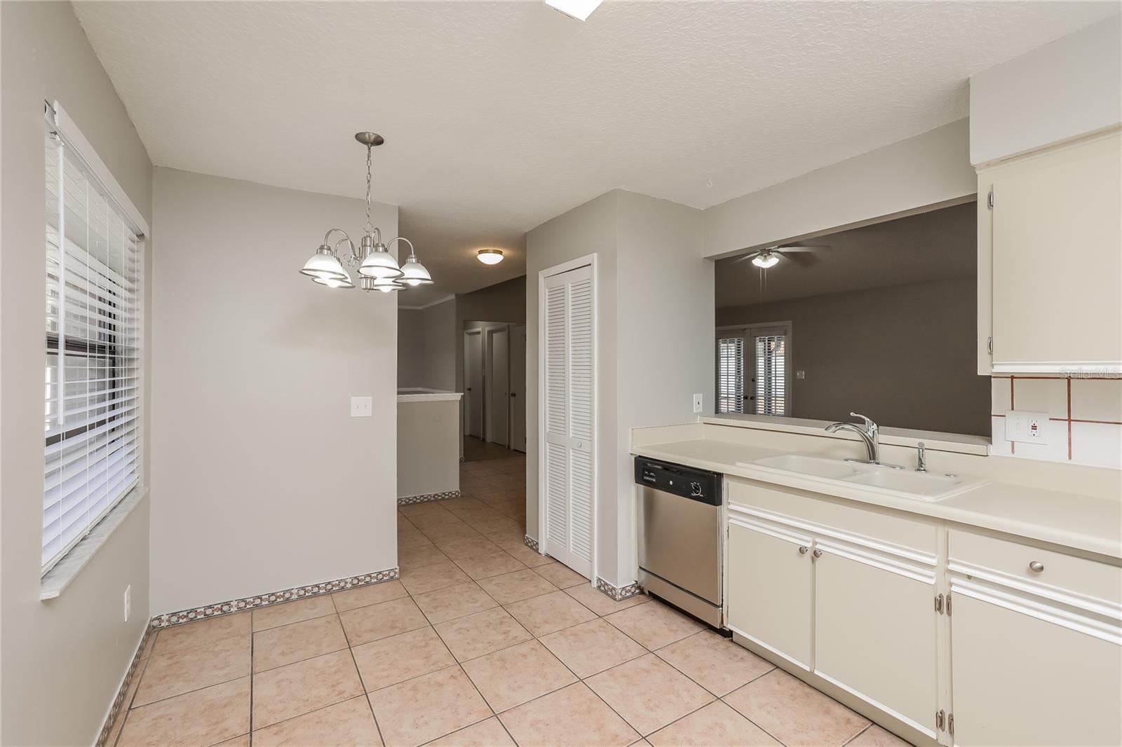 Image 5 of 16 For 1815 Prairie Lake Boulevard