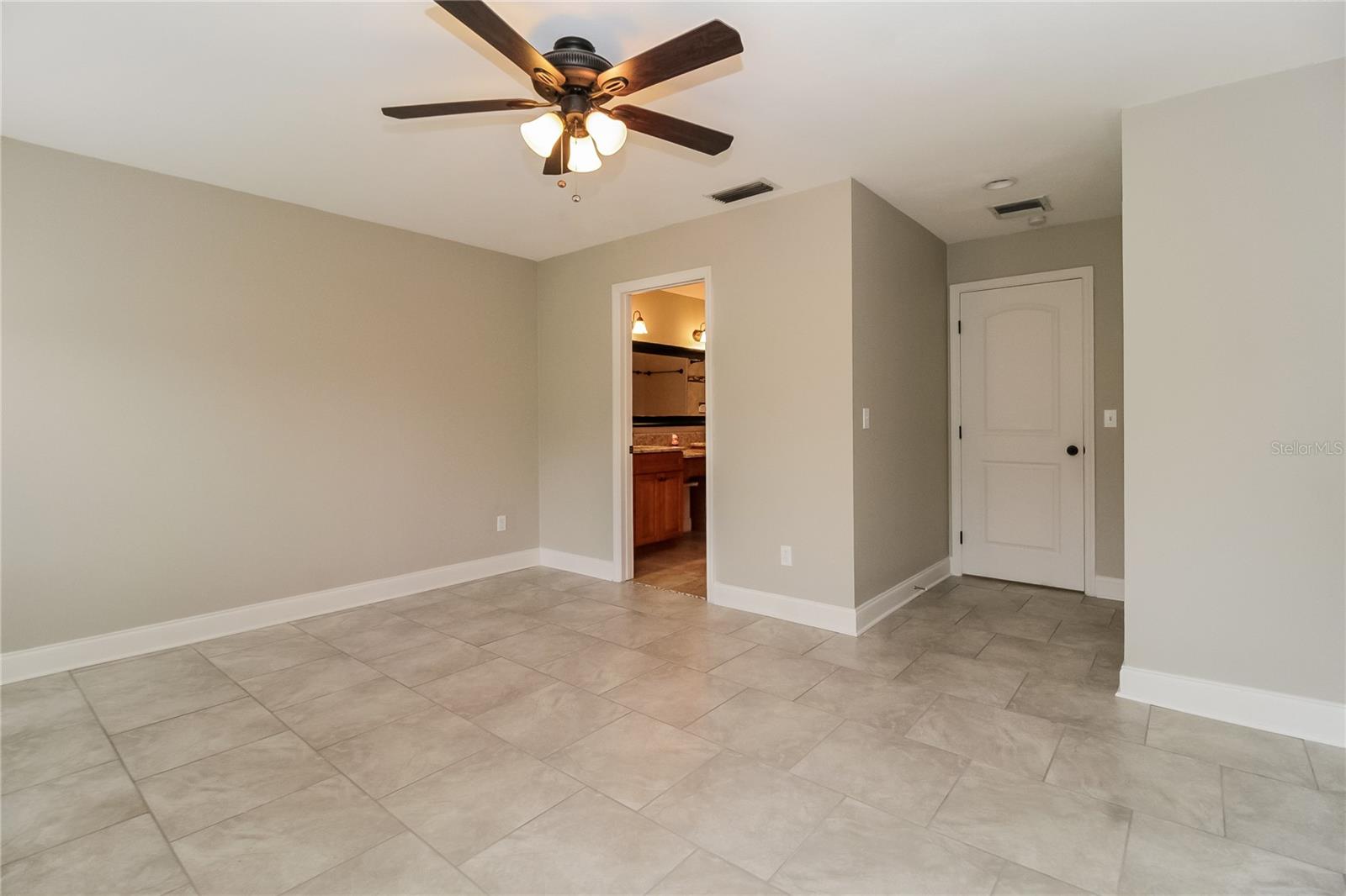 Image 6 of 16 For 605 Crosby Drive