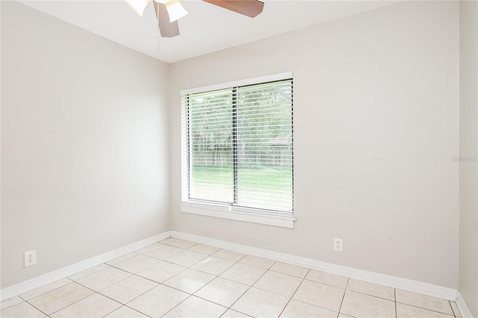 Image 12 of 16 For 820 Flag Lane