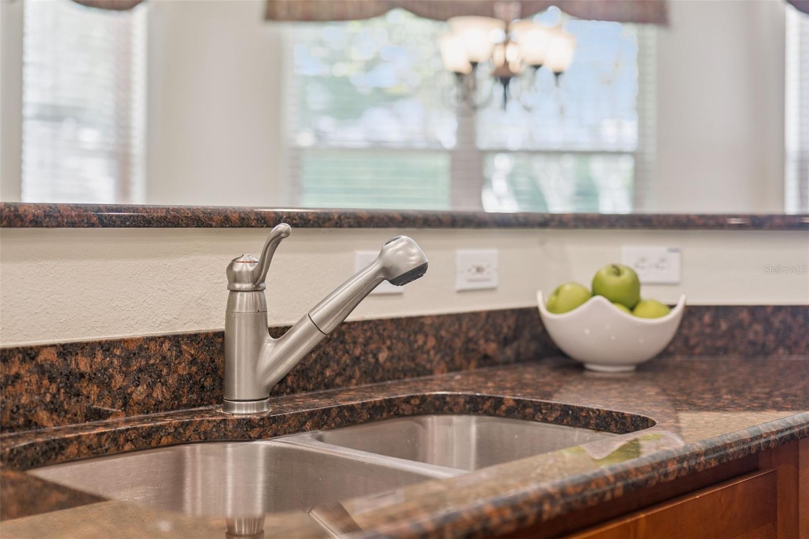 Image 12 of 48 For 1612 Lincolnshire Drive