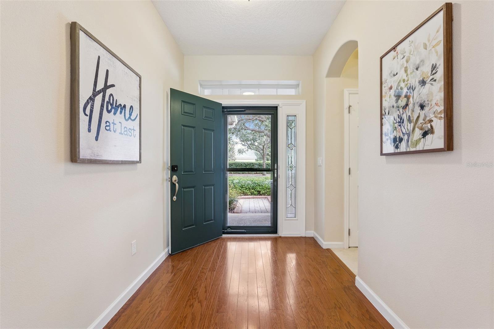 Image 2 of 48 For 1612 Lincolnshire Drive