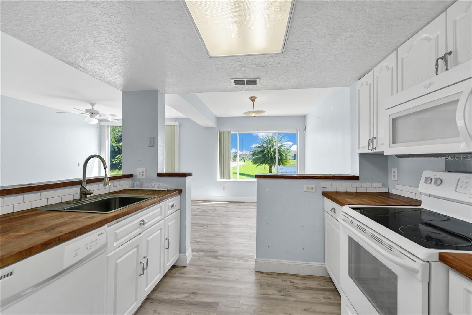 Image 11 of 38 For 1335 Washington Palm Loop A