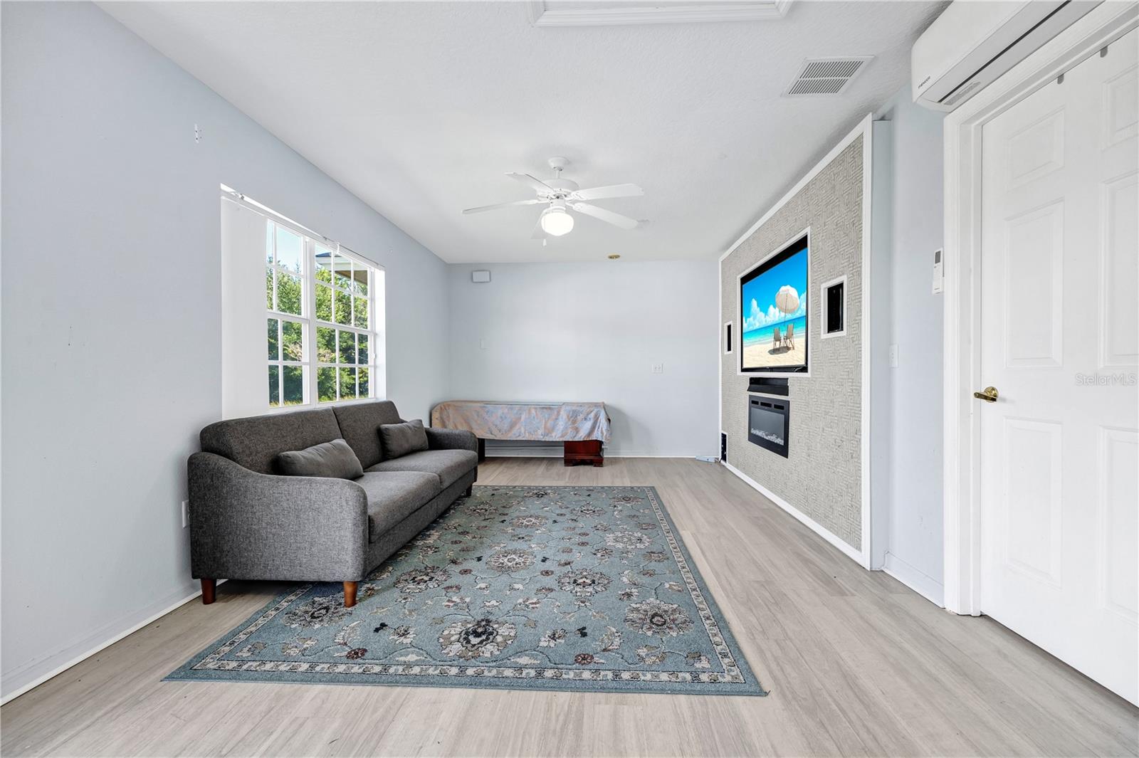 Image 23 of 38 For 1335 Washington Palm Loop A