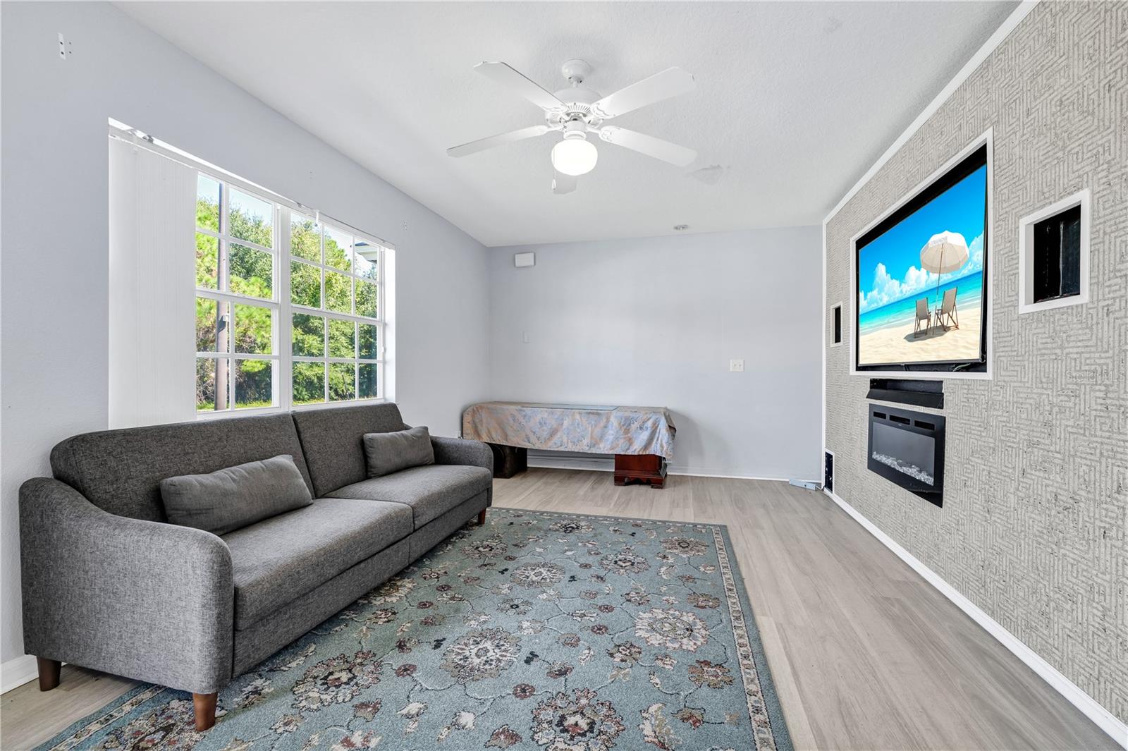 Image 24 of 38 For 1335 Washington Palm Loop A