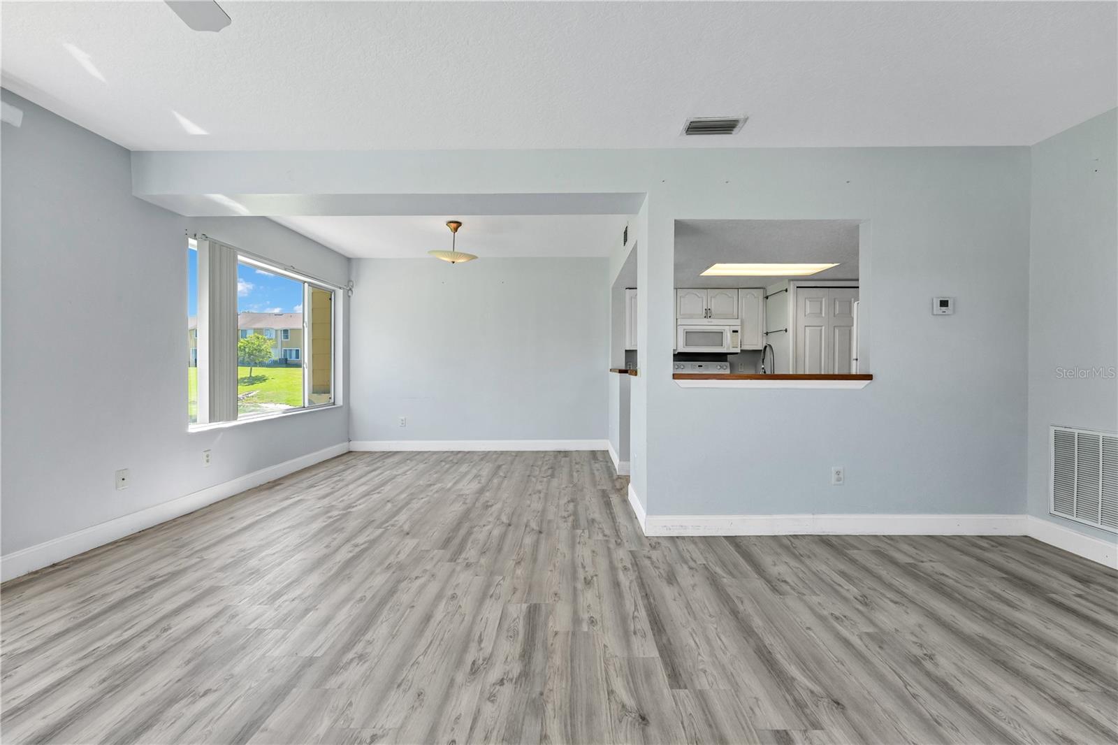 Image 4 of 38 For 1335 Washington Palm Loop A