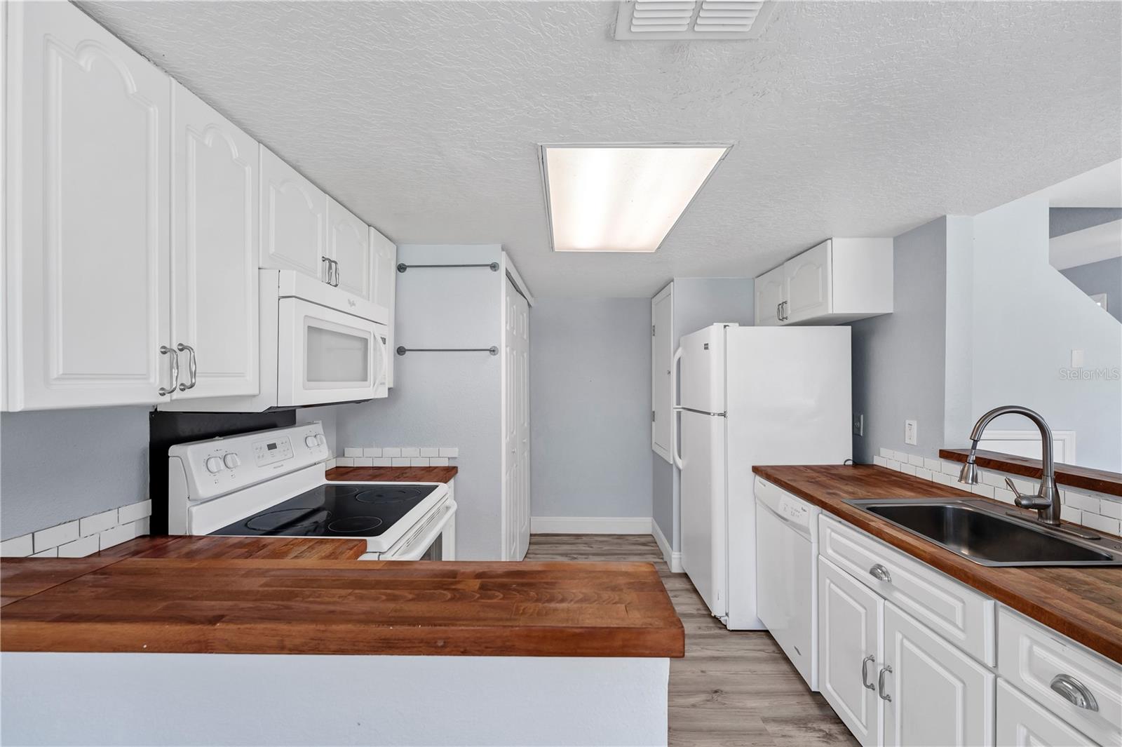 Image 7 of 38 For 1335 Washington Palm Loop A