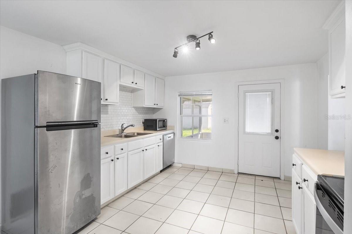 Image 5 of 18 For 780 Baffie Avenue