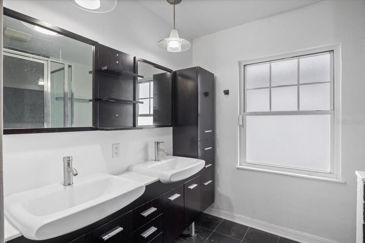 Image 8 of 18 For 780 Baffie Avenue