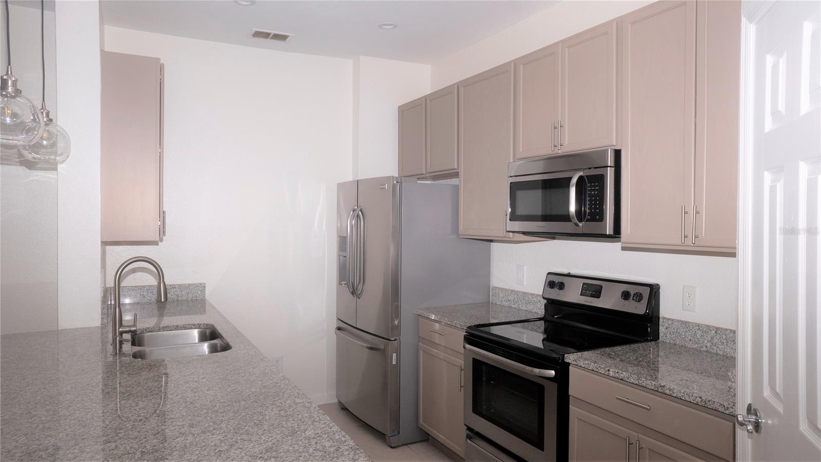 Image 5 of 28 For 6466 Cava Alta Drive 101