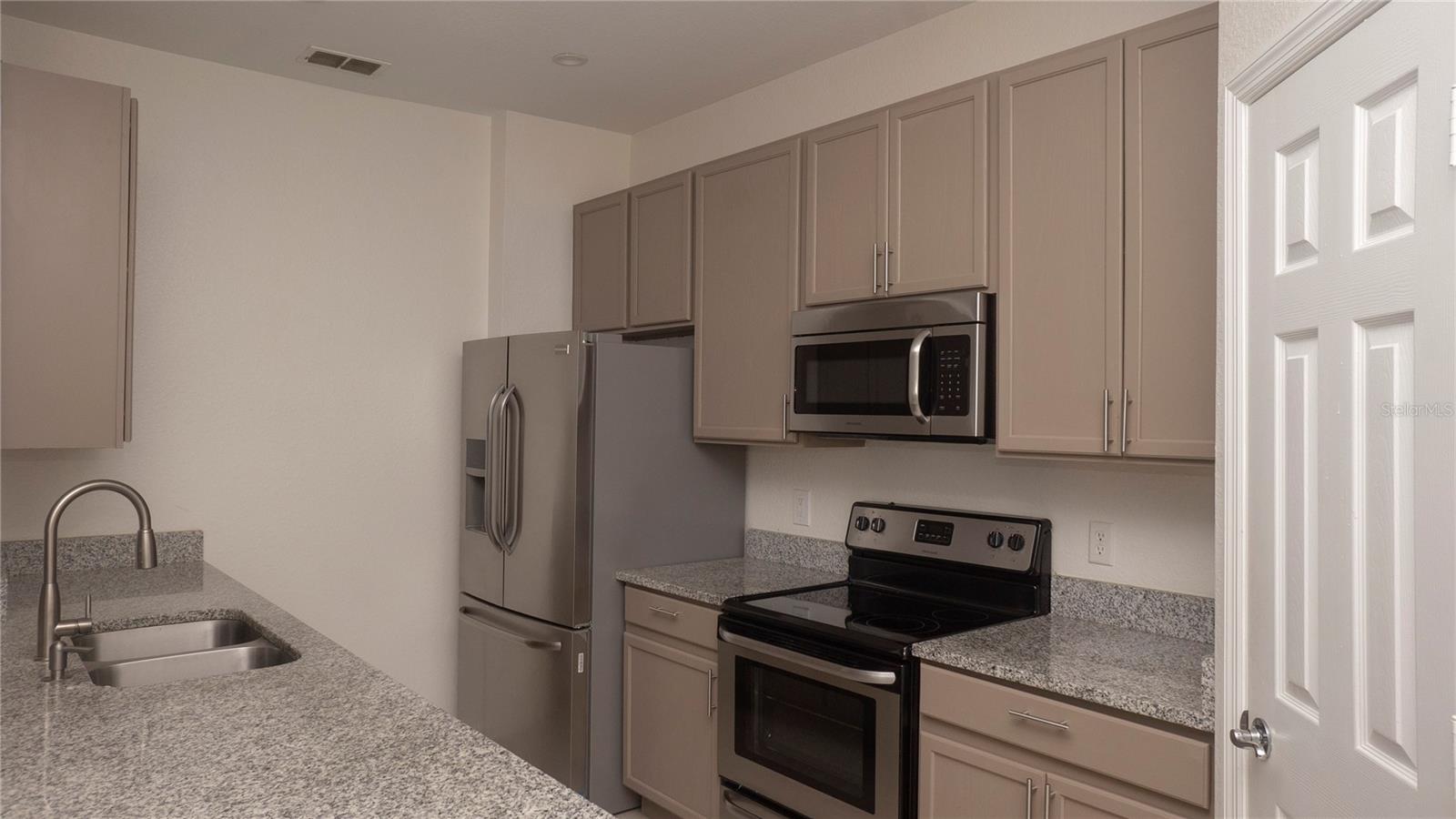 Image 7 of 28 For 6466 Cava Alta Drive 101