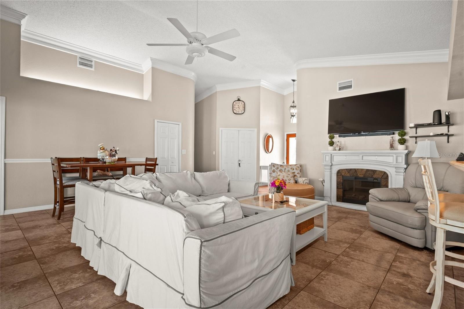 Image 3 of 25 For 851 Kriswell Court