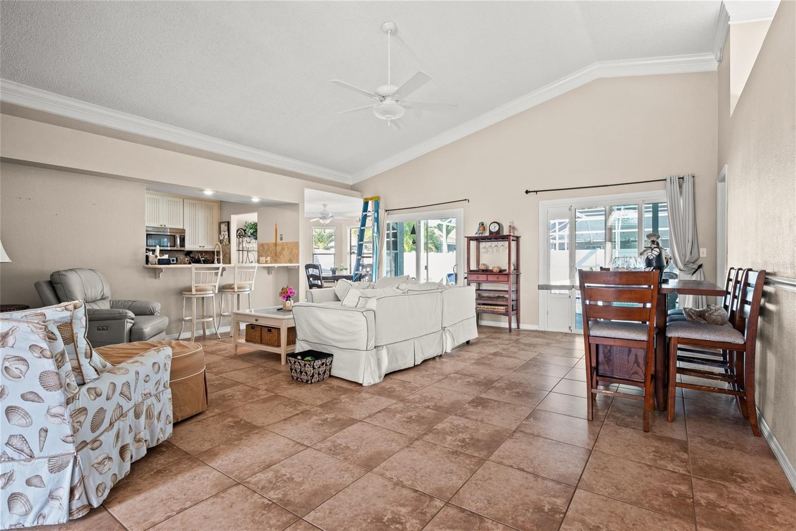 Image 4 of 25 For 851 Kriswell Court