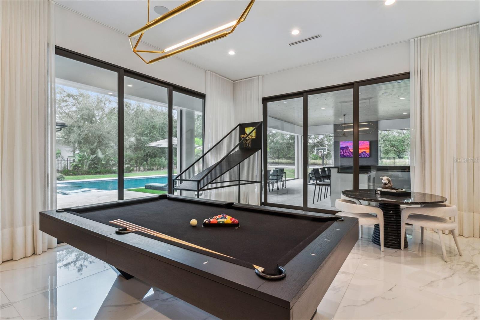 Image 11 of 74 For 15746 Pendio Dr