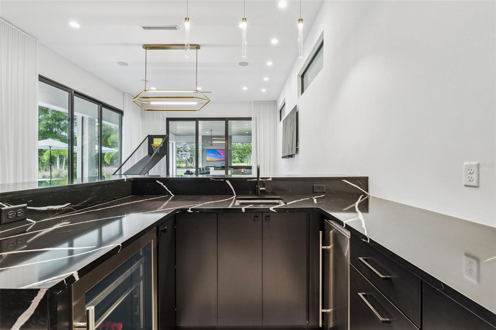 Image 14 of 74 For 15746 Pendio Dr