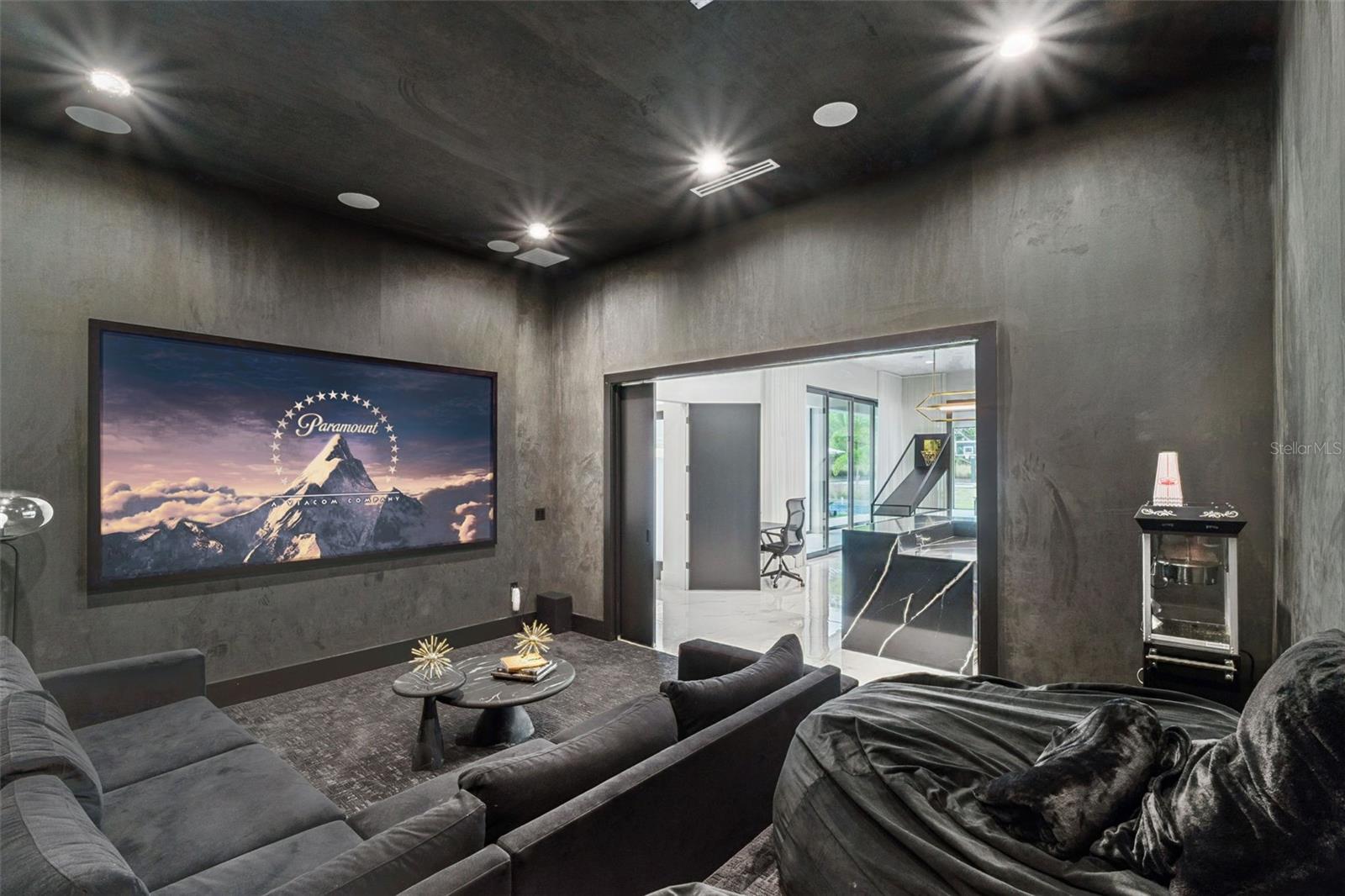 Image 15 of 74 For 15746 Pendio Dr