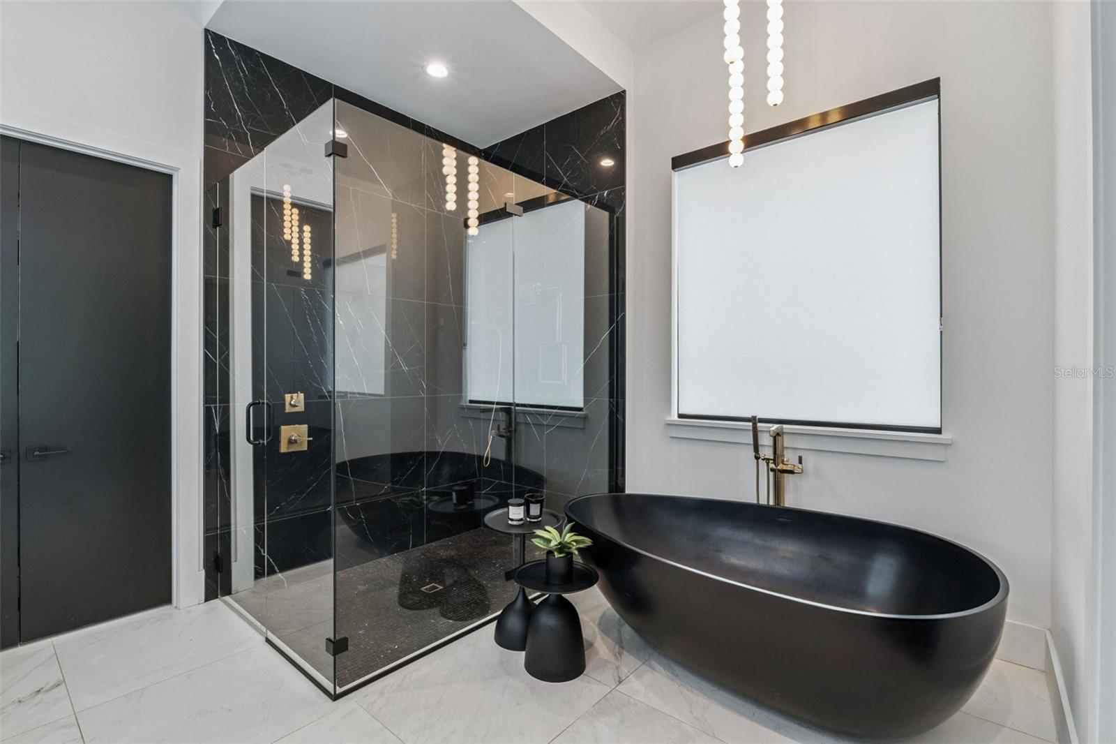 Image 23 of 74 For 15746 Pendio Dr