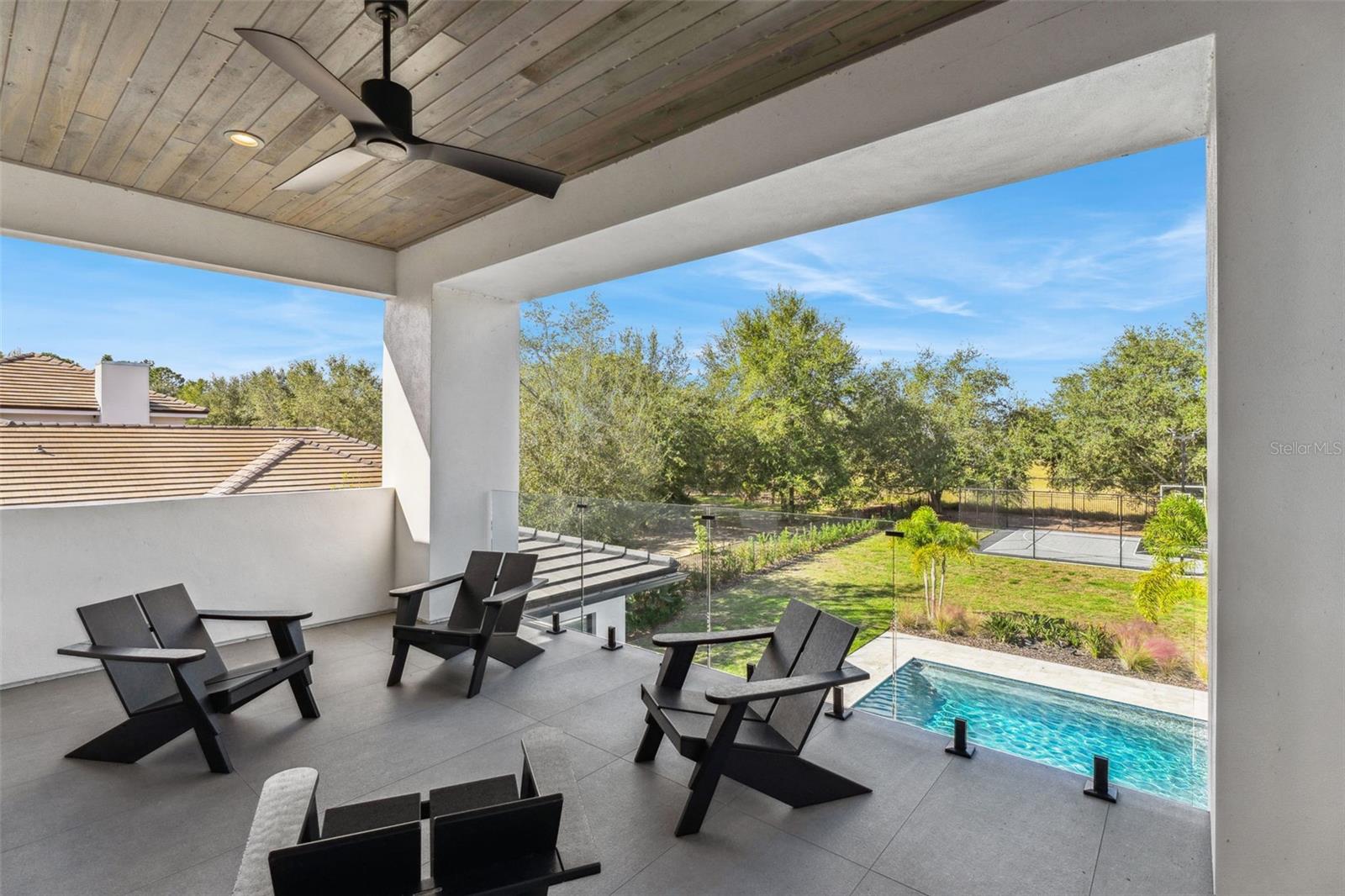 Image 29 of 74 For 15746 Pendio Dr