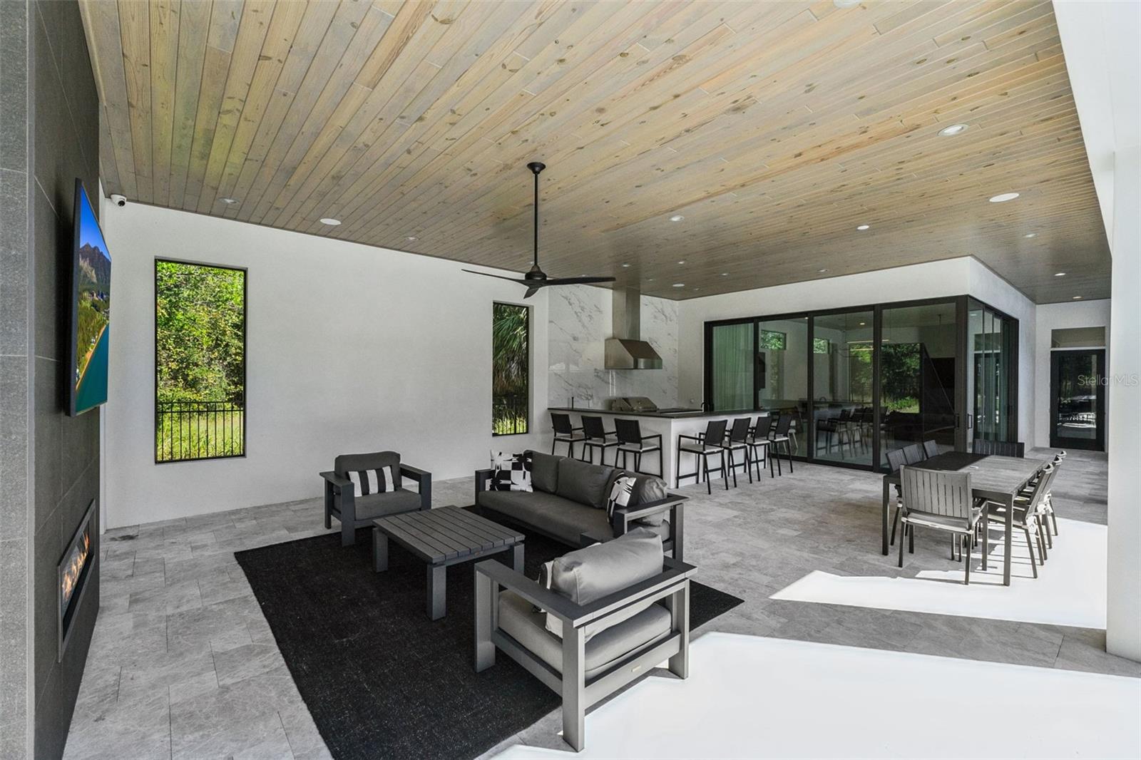 Image 38 of 74 For 15746 Pendio Dr